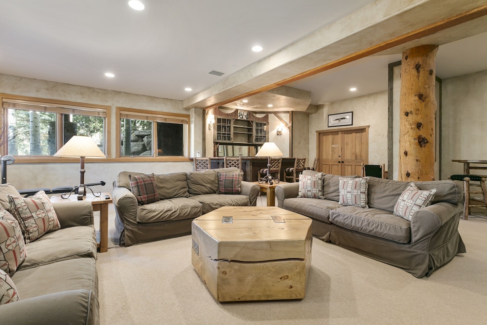 Thistle Drive Home at Deer Valley Resort - 4 Bedroom Home #3020 4 Condo