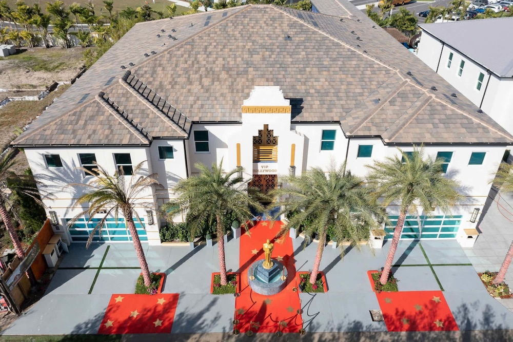 Ultimate Hollywood Themed Mansion for Big Groups