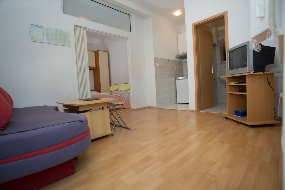 Beach Apartments Rumin view 5
