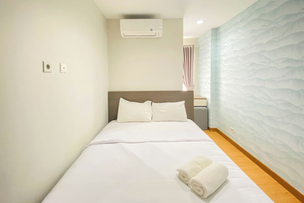 Comfort Living 2Br At Cinere Bellevue Suites Apartment