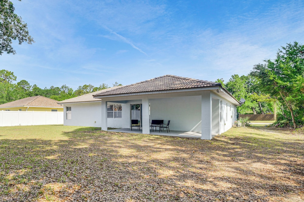 Pet-friendly Palm Coast Home: 8 Mi to Beach!