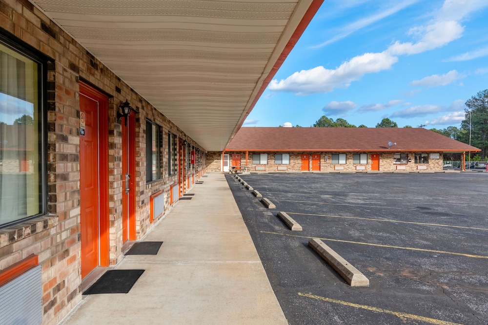 Budget Host Inn by Hotel O Portland near I-65