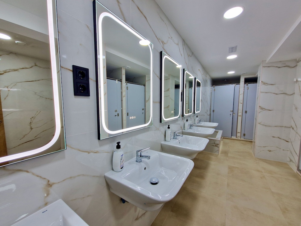 Velvet Hostel Business