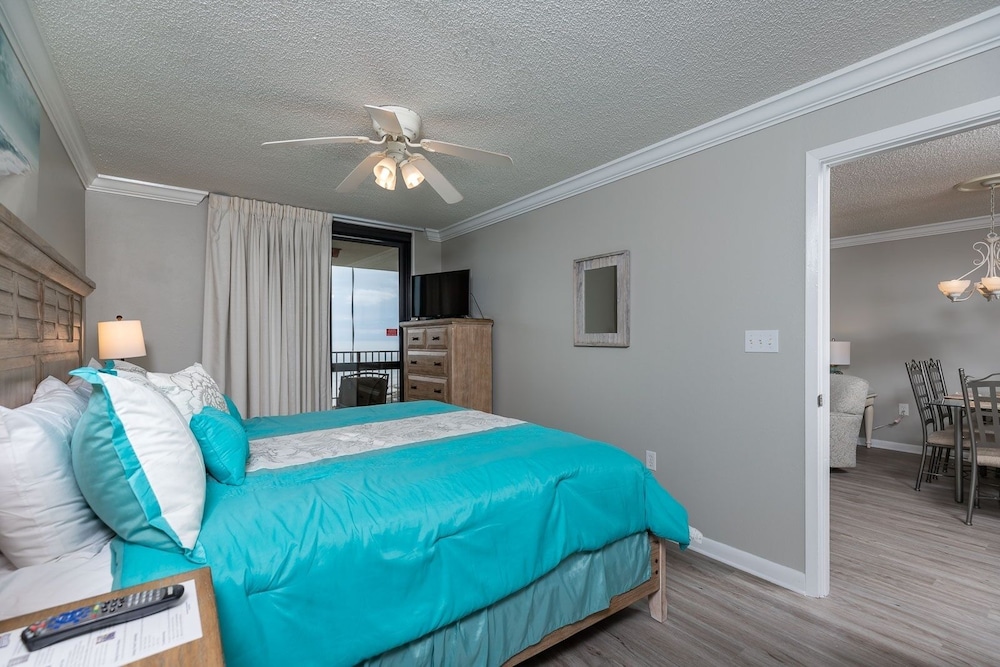 Phoenix Vi 6609 2 Bedroom Condo