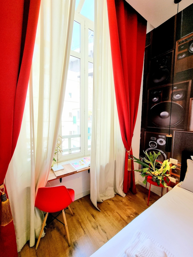 hotel room