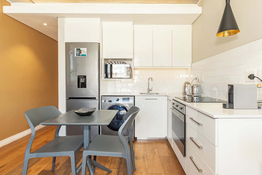 Docklands Deluxe Apartments by ITC Hospitality