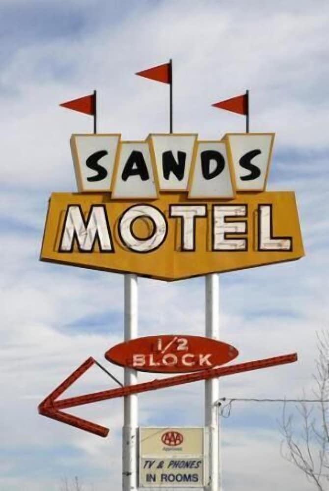 Grants Vacations - Sands Motel - Property Image 1