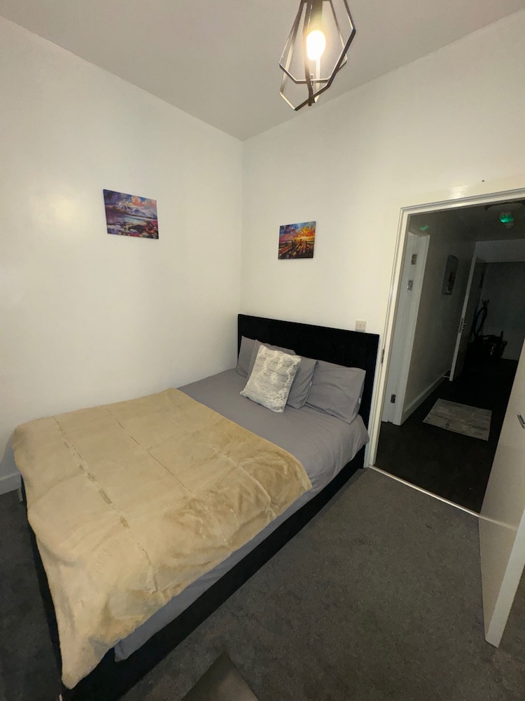 Central Sheffield 3-bed Apt, Sleeps 6 With Parking