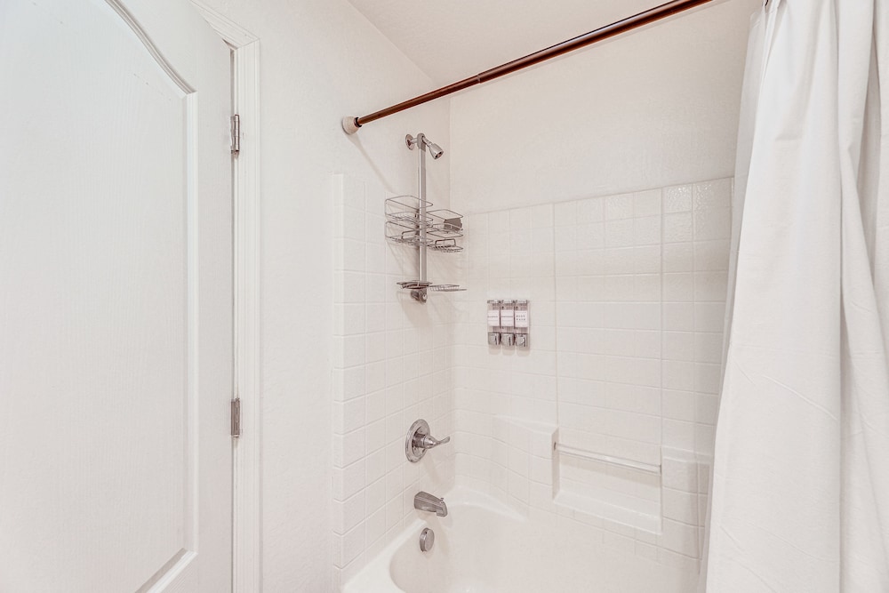 Charming Home w/ Pool - Near Mesa Arts Center! - Property Image 10