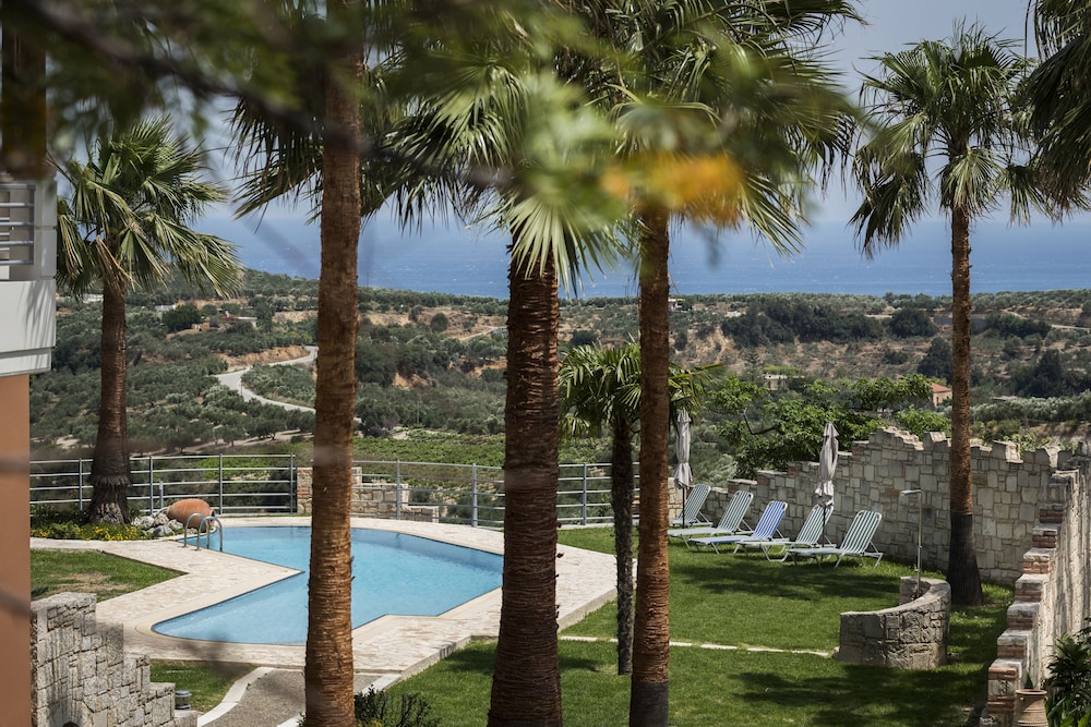 Athina Luxury Villas