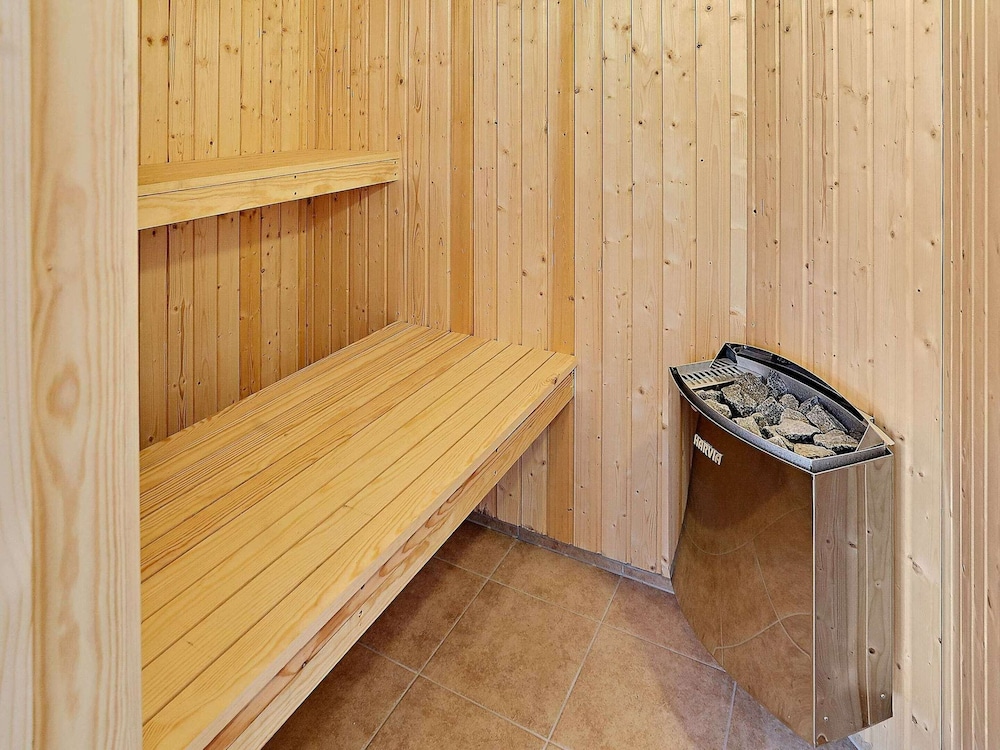 Pet Friendly Holiday Home in Dronningmølle near Sea view 3