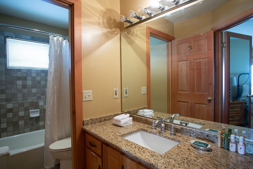 Enclave at Deer Valley Resort - Three Bedroom Condo with Hot Tub #1 3 Condo