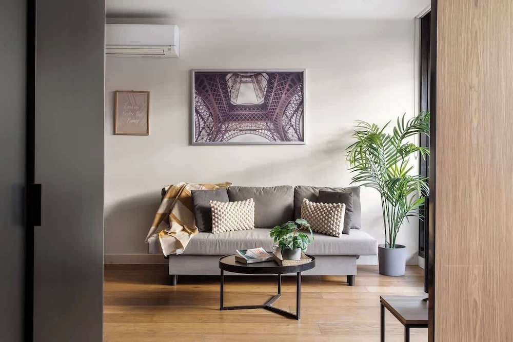 Modern & Cozy 2BR Apartment Close to Melbourne Uni