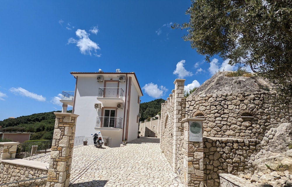 Natura Luxury Suites Parga photo 3