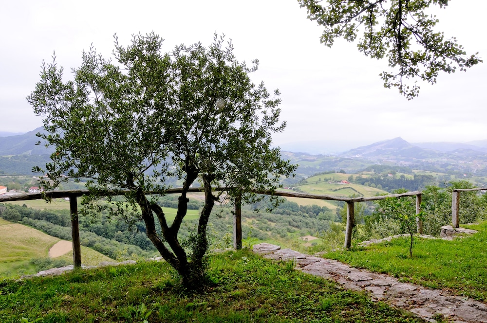 Casa Rural Kaxkarre view 3