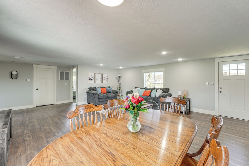< 3 Mi to Double JJ Resort: Home w/ Large Yard!