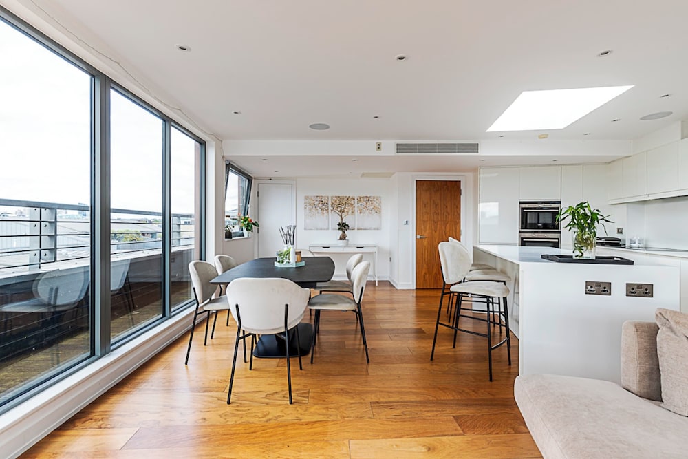 Modern Haven With Terrace View & Urban Charm