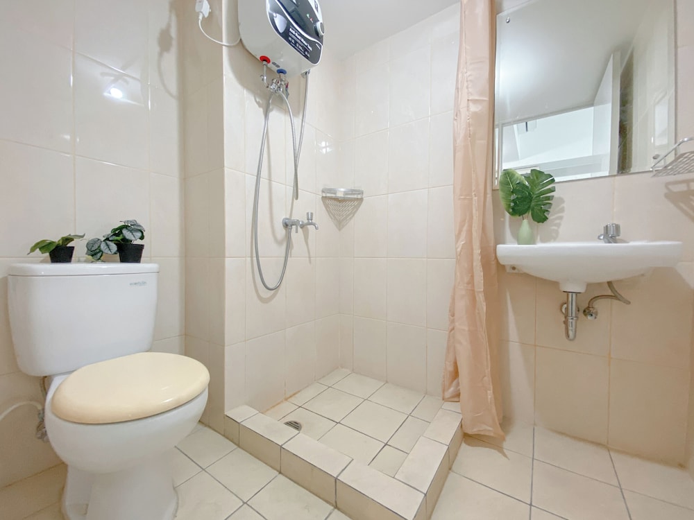 Comfy Studio at Springlake Summarecon Bekasi Apartment