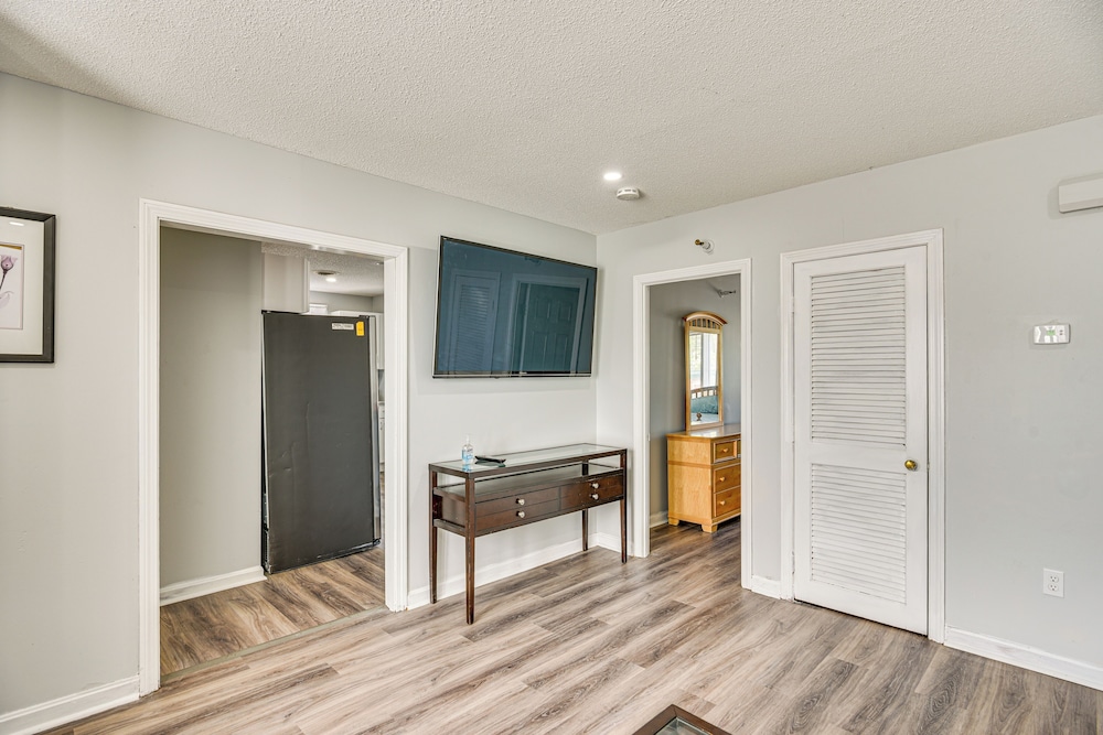 2 Mi to Waterfront: Walkable Fall River Apartment!