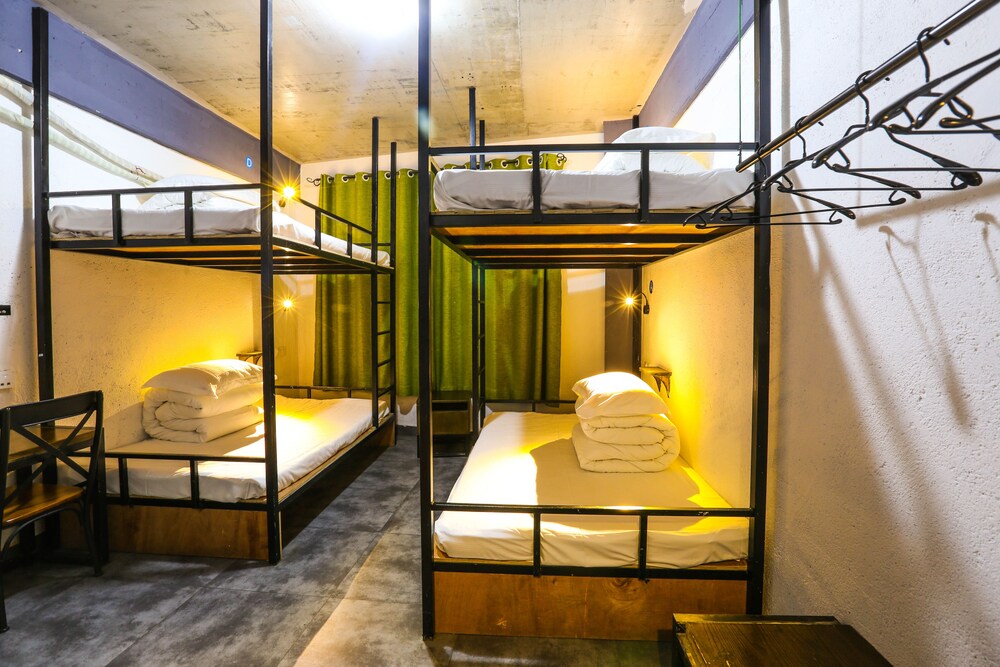 Zhangjiajie Comma Travel Hotel