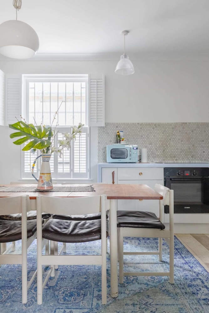 3 Bed House, Sleeps 8 - Near St Pancras