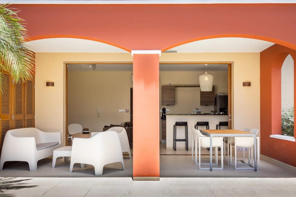 Spanish Water Apartments - Terrace