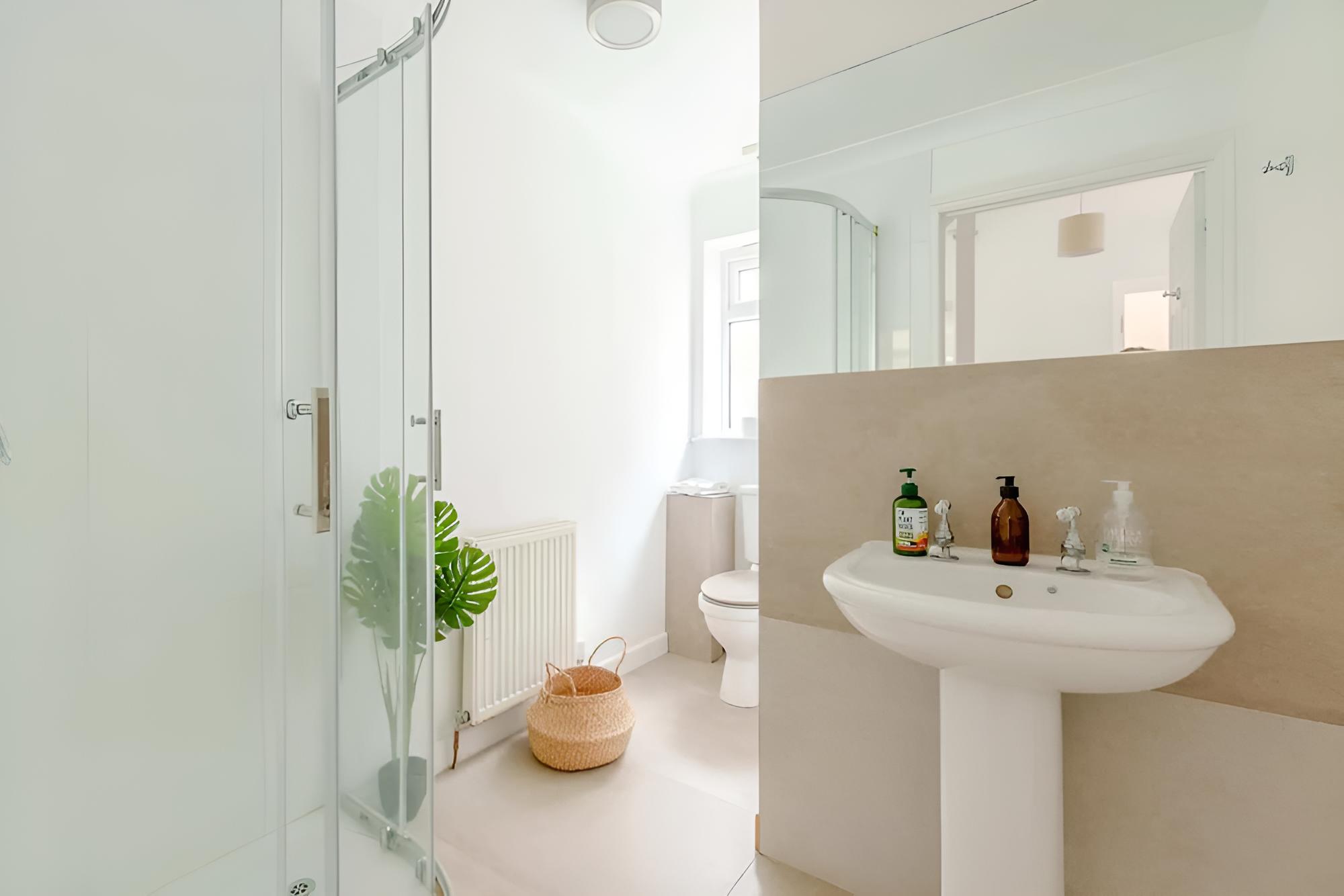 Bright & Spacious 5BD House - Peckham