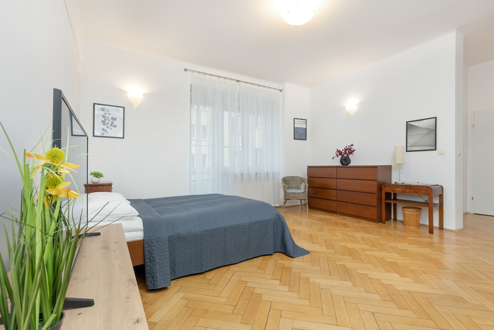 Studio in Warsaw Center by Renters view 5