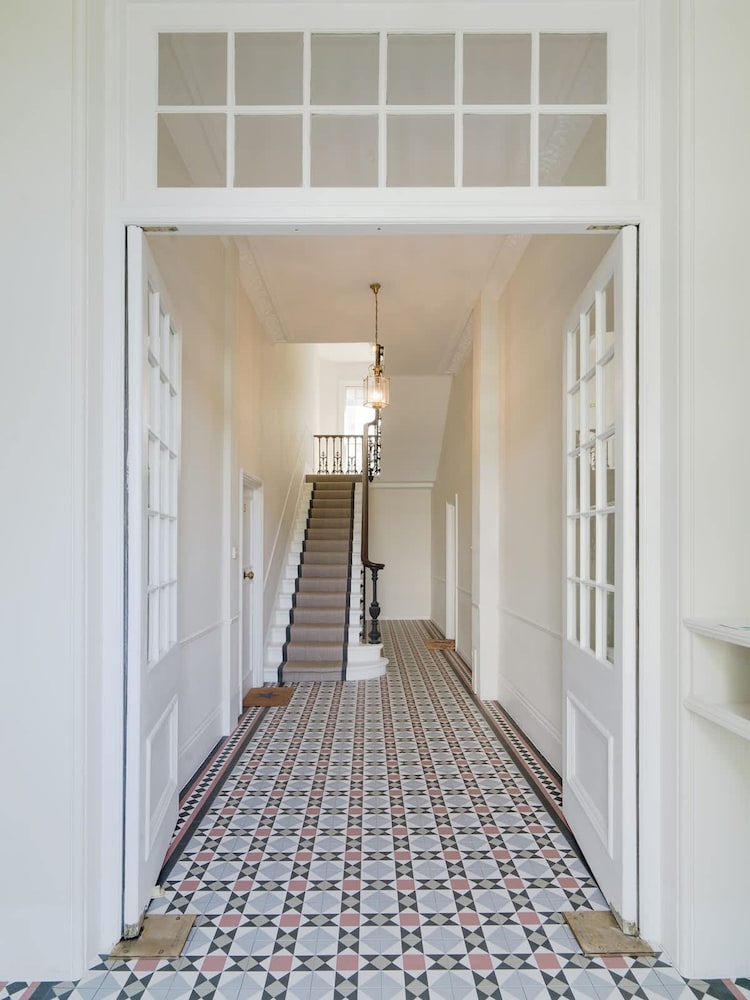 Luxurious 3-bedroom Notting Hill