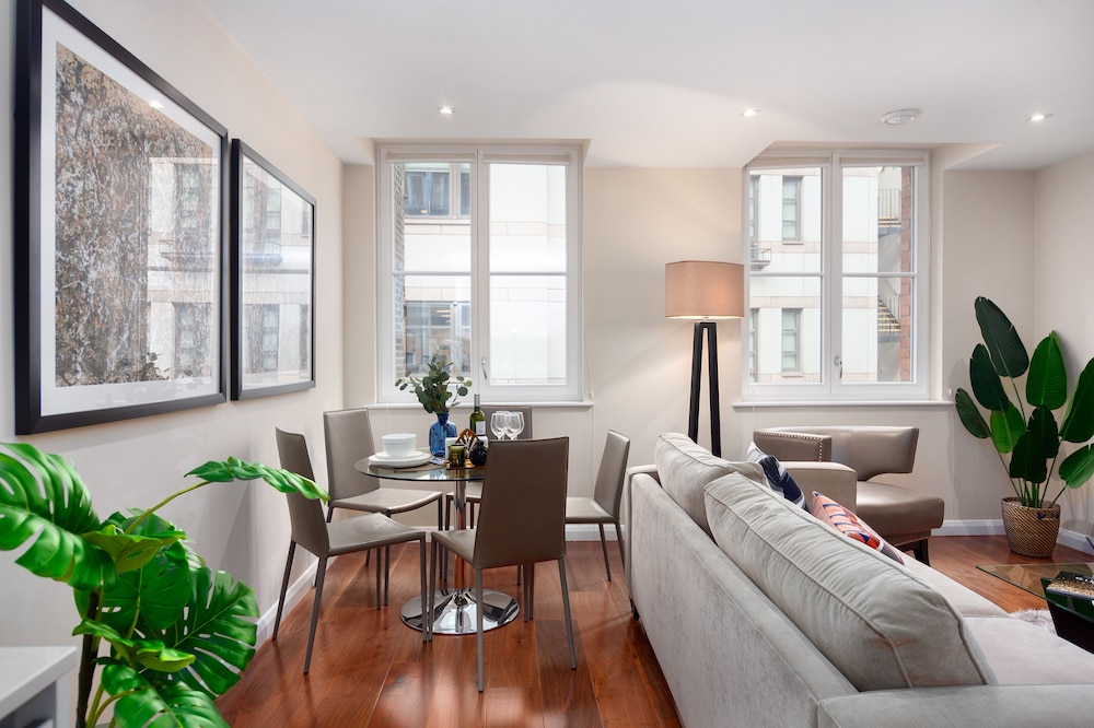 One Bed Serviced Apt near Holborn in Chancery Lane
