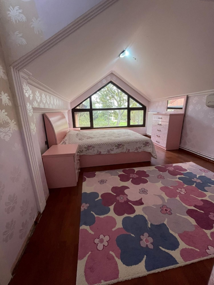 Serene Luxury Villa With Private Pool in Yalova view 4