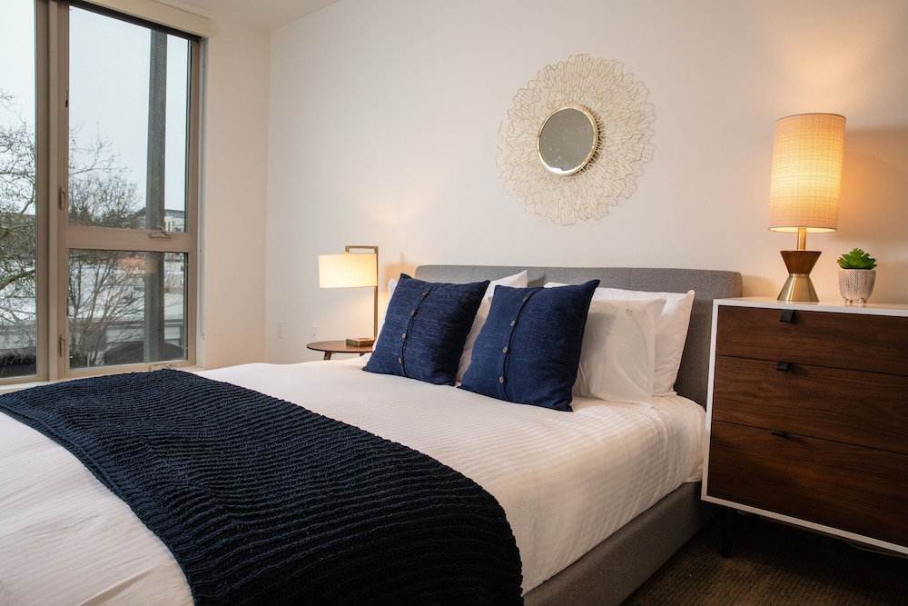 Seattle Vacations - Domicile Suites at Venn on Main - Property Image 4