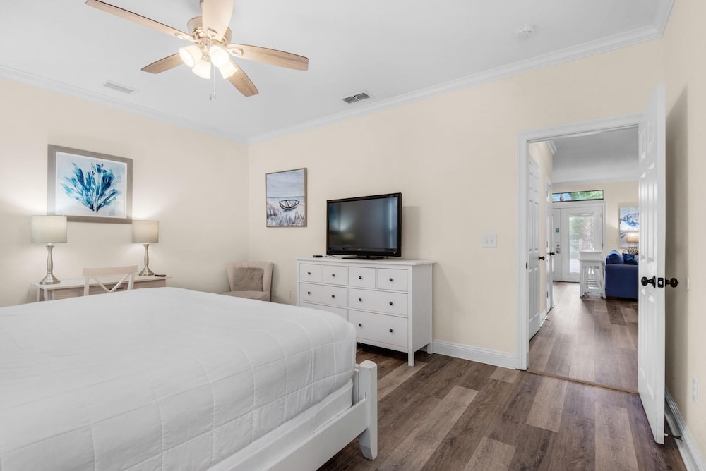 Destin's Siren Song