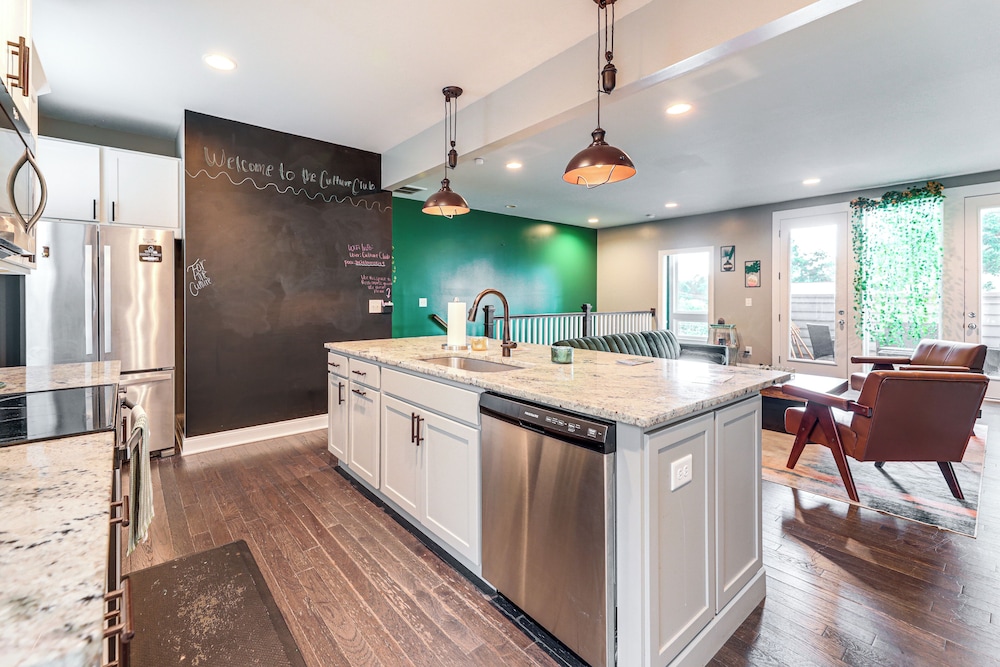 Pet-friendly Abode w/ Balcony in East Nashville!