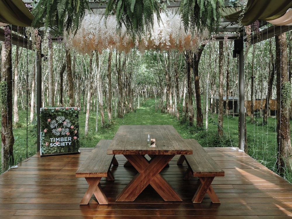 Timber Society Boutique Hideaway