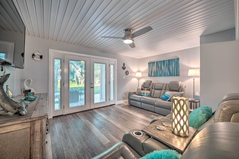 PCB Townhome: Walk to Beaches, Resort Amenities!