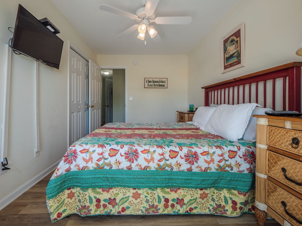 The Channel Marker by Topsail Realty