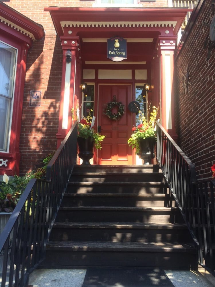 Portland Vacations - Inn at Park Spring - Property Image 4