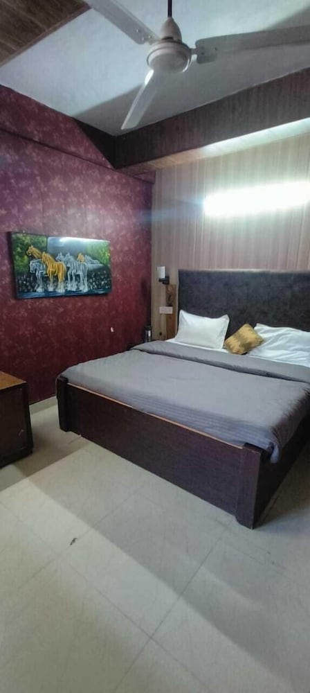 Bunkkinn Hotel Mussoorie International