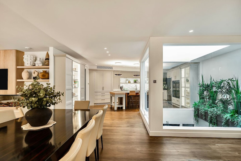 London Mews Home w Glass Atrium Terrace