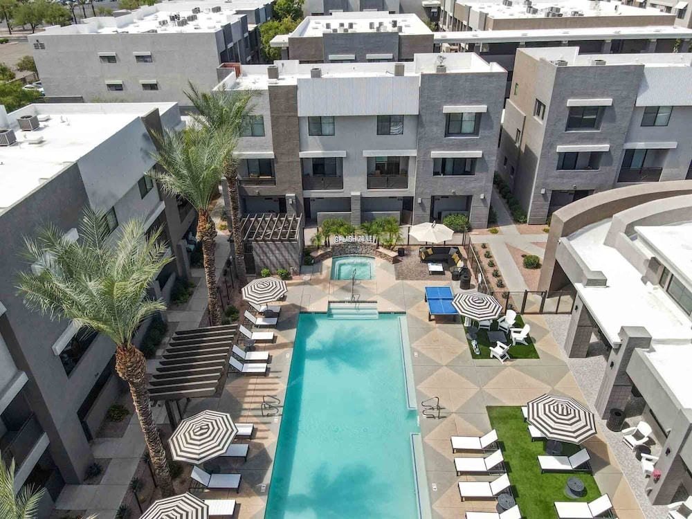 Chic 1br At Westgate Pool, Gym & Stadium Fun 1 Bedroom Apts
