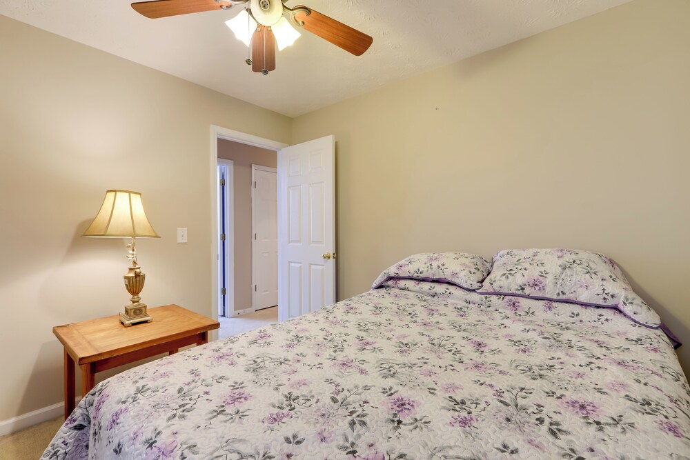 2 Mi to Heritage Park: Pet-friendly Mcdonough Home