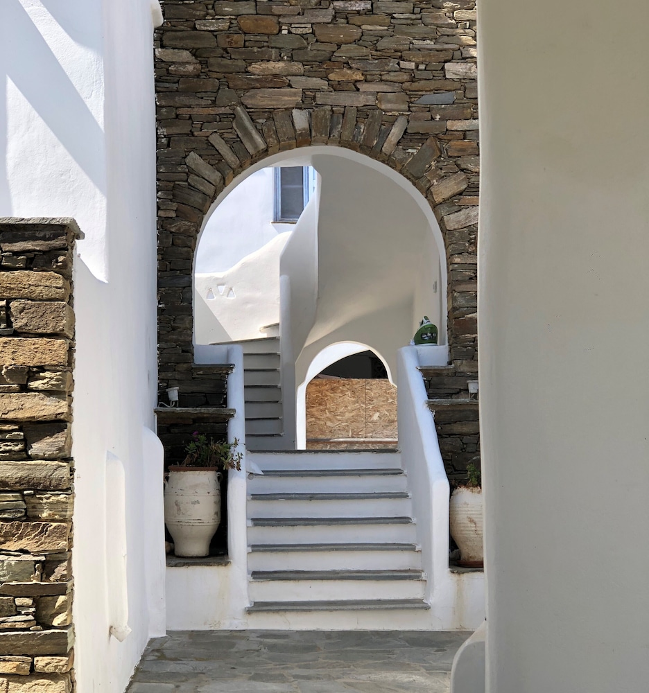 Ninemia Suites & Open air Spa