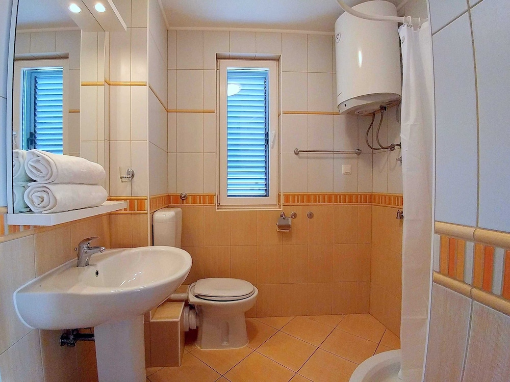 Apartment Dani view 4