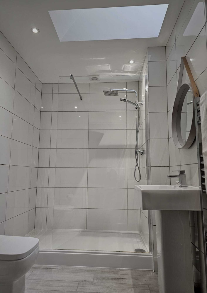 2 B/R Apt 425 Hayat Boulevard Townsquare