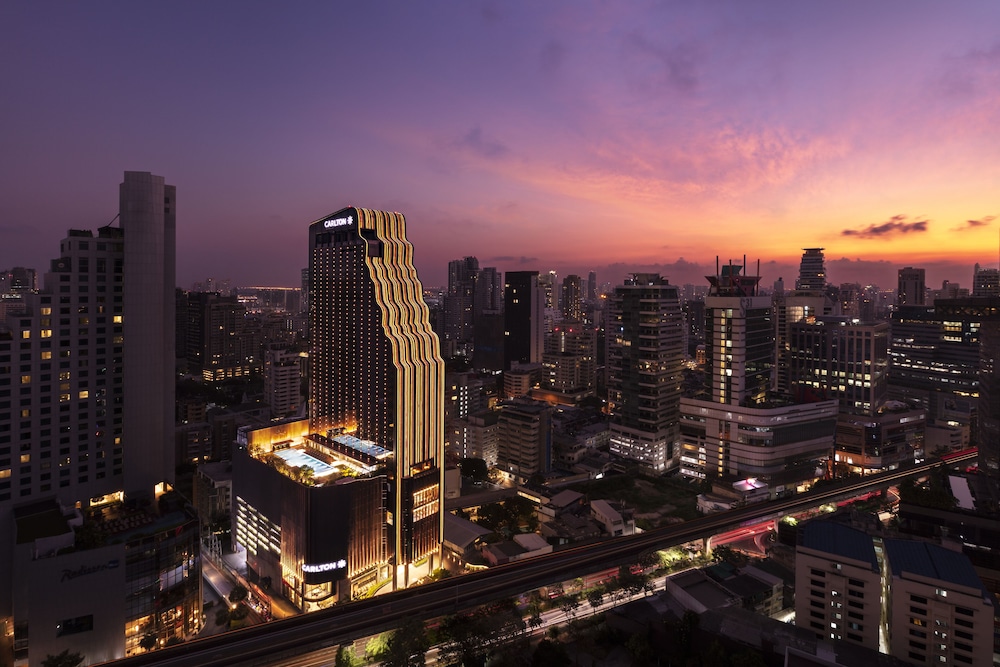 Hotel Carlton Hotel Bangkok Sukhumvit - Image 1