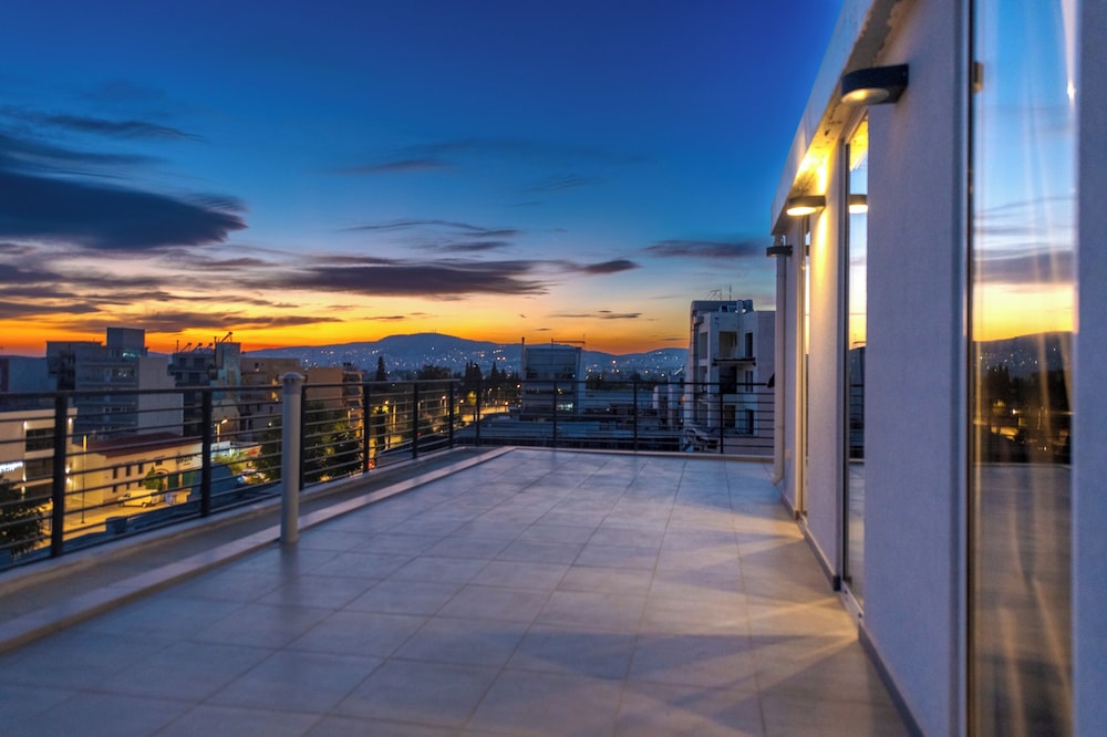Acropolis Magical View Suite, Metro Kerameikos