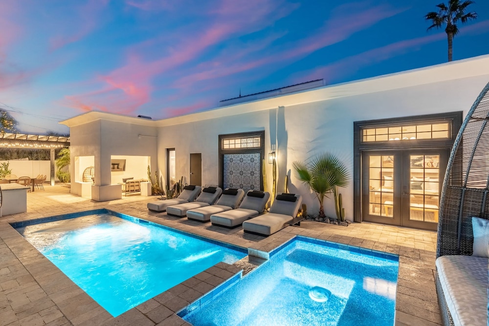 The Casa Del Sol Experience - Old Town Villa