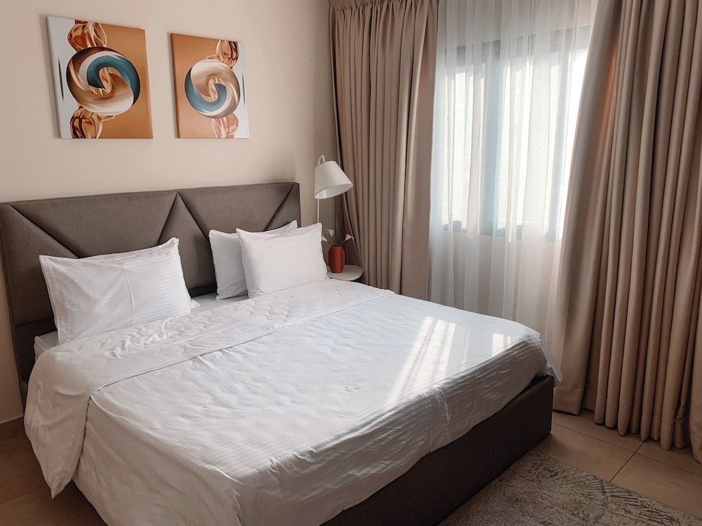 Sky Suites Airport