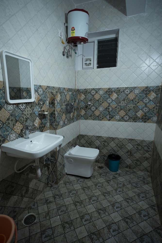 Yellow Bells Serviced Apartments Hitech City